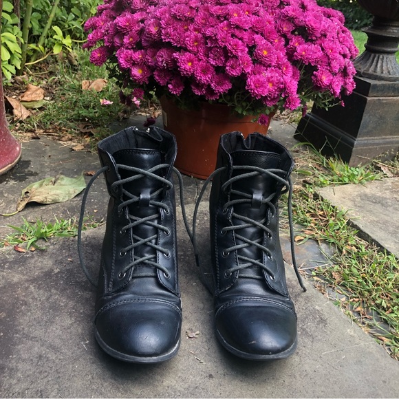 Guess Combat Boots - Picture 5 of 12